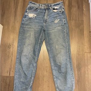 American eagle mom jeans, size 28 stretch